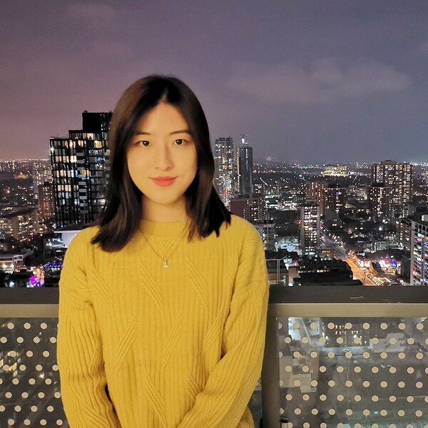 Yiyang Hou